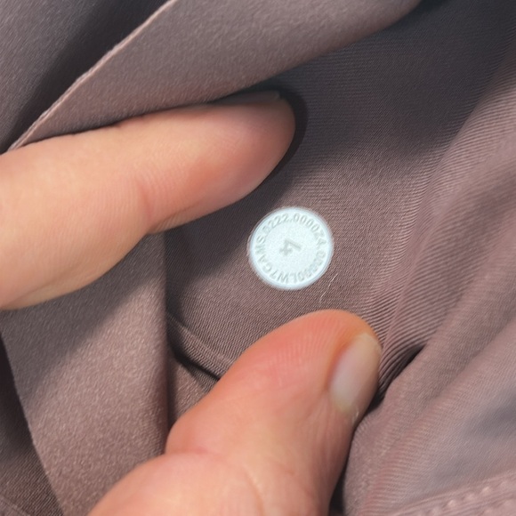 Lululemon Cargo Super-High-Rise Hiking Short 8" Dark Oxide - Picture 4 of 5